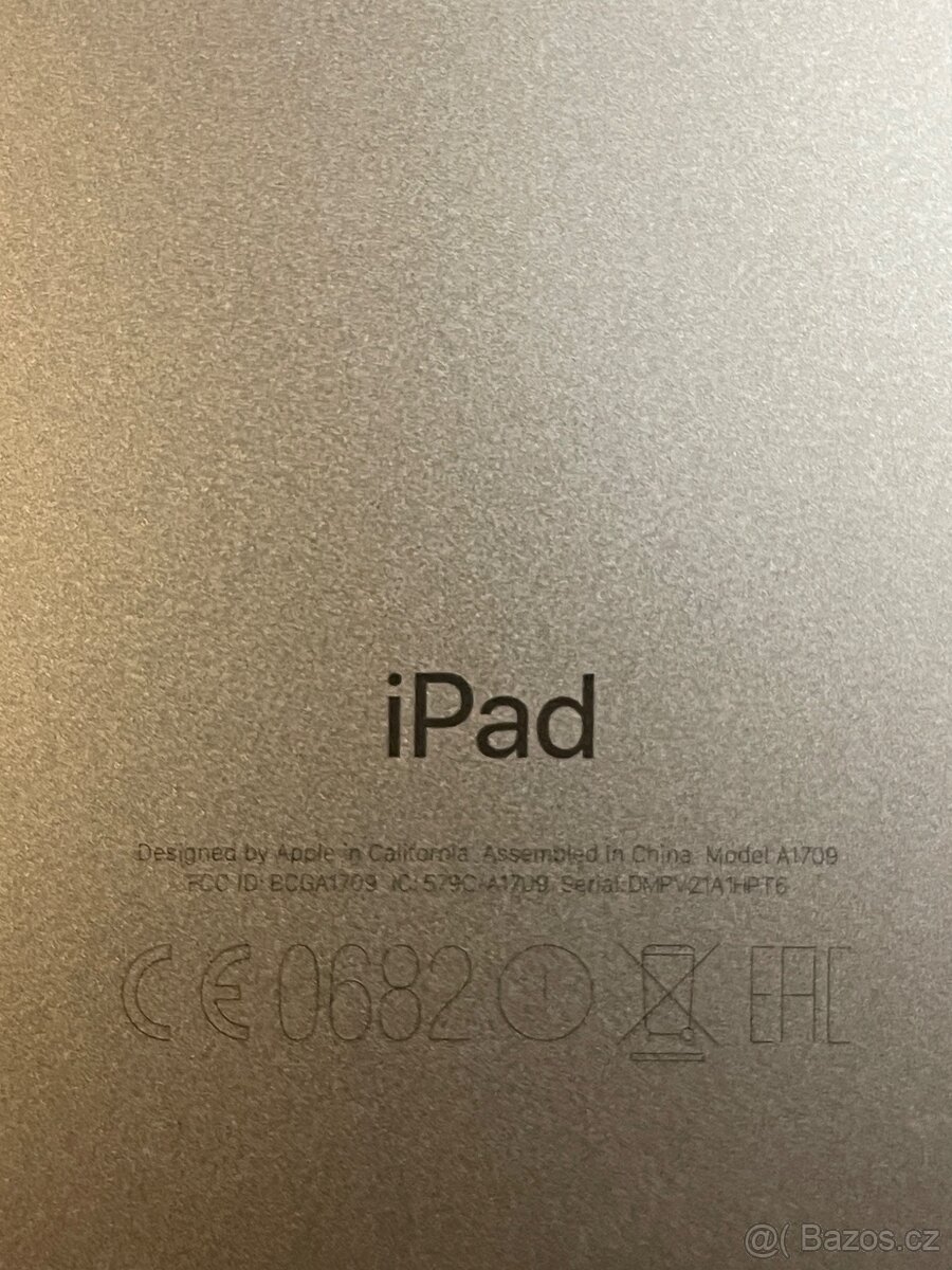 iPad Pro 10.5” 512 GB Cellular + Apple Pencil + Klávesnice - 5