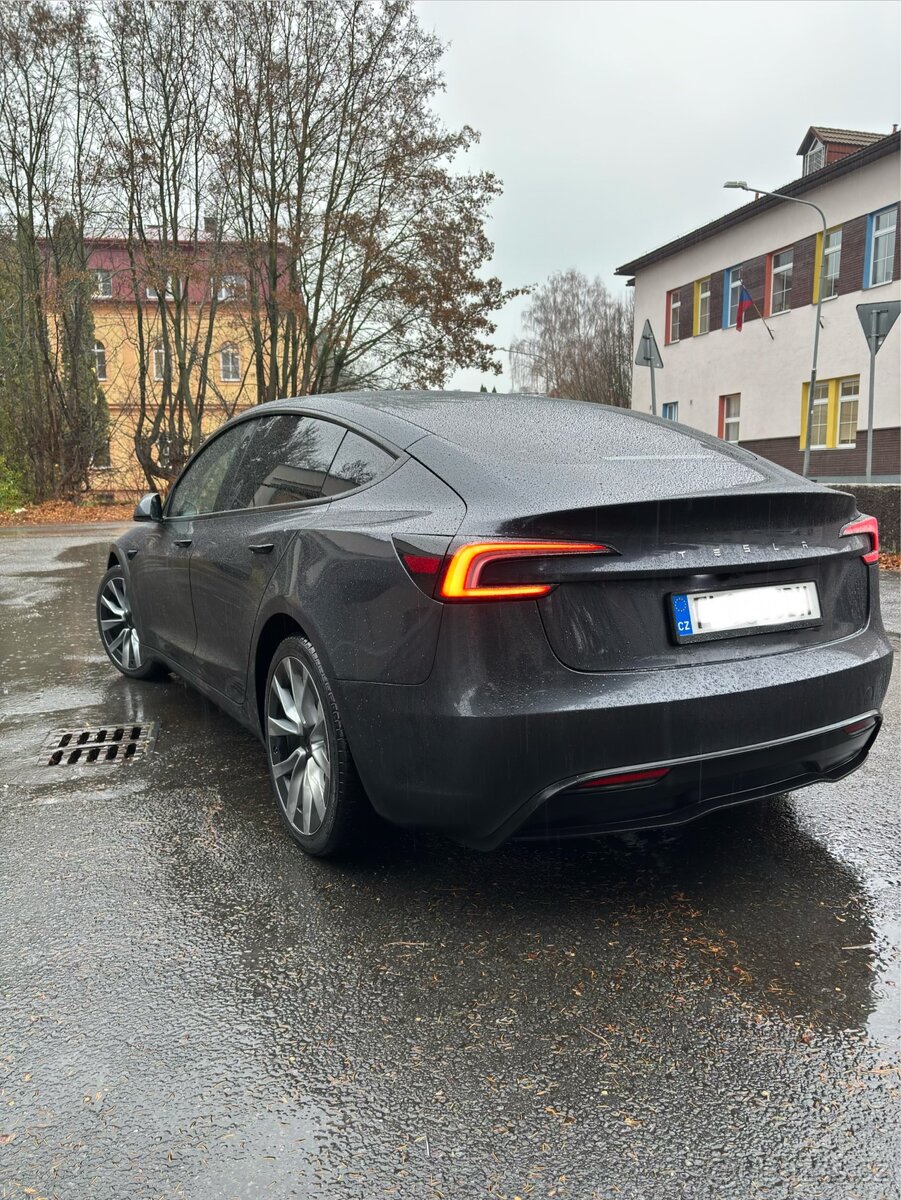 Tesla model 3 Long Range NABÍJENI ZADARMO - 5