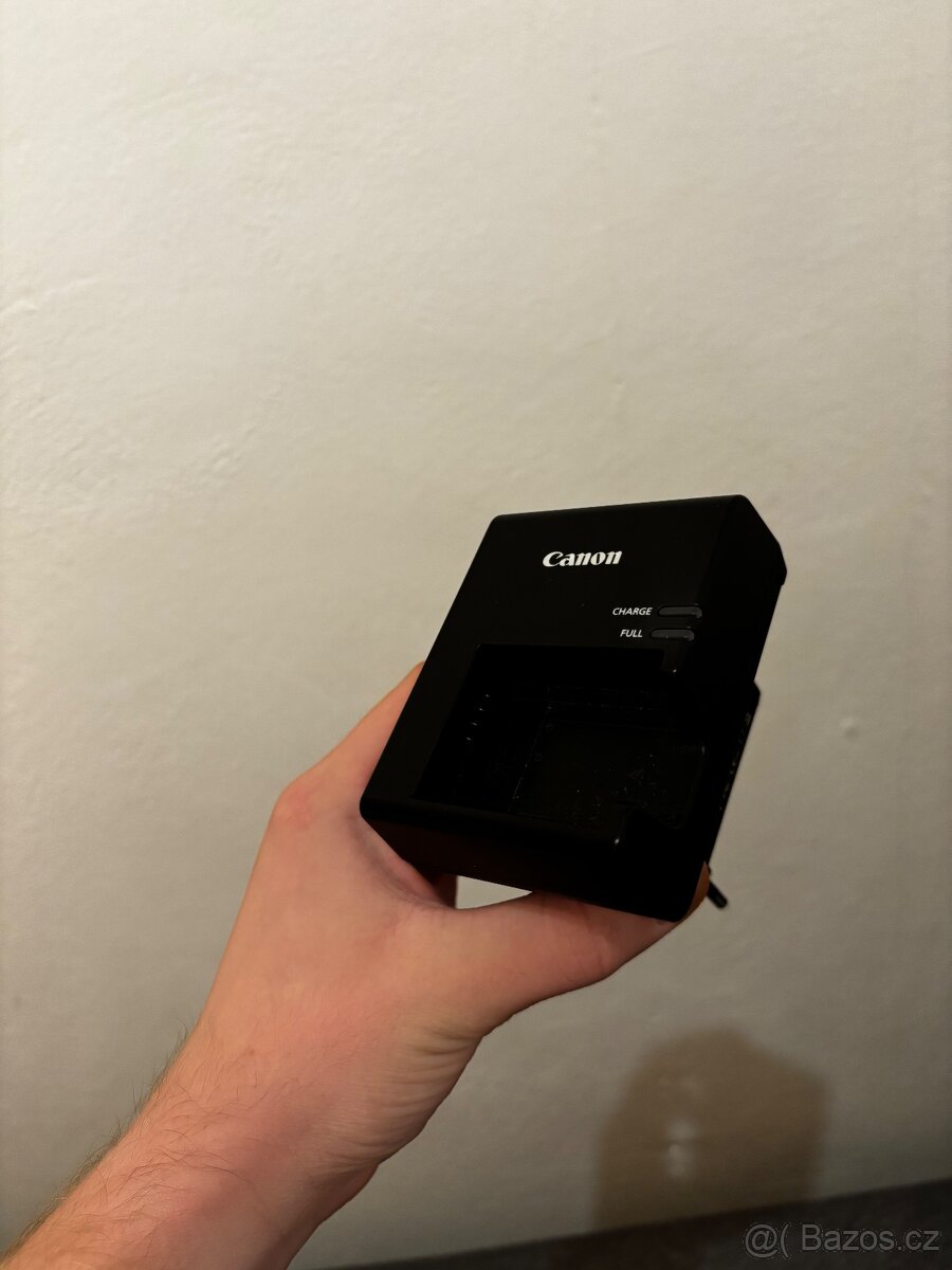 Canon EOS Rebel T3 - 5