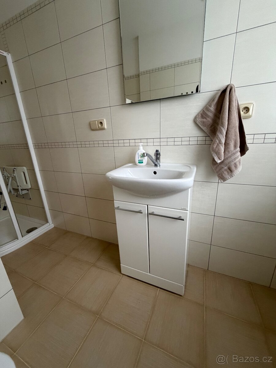 Různý nábytek - 5