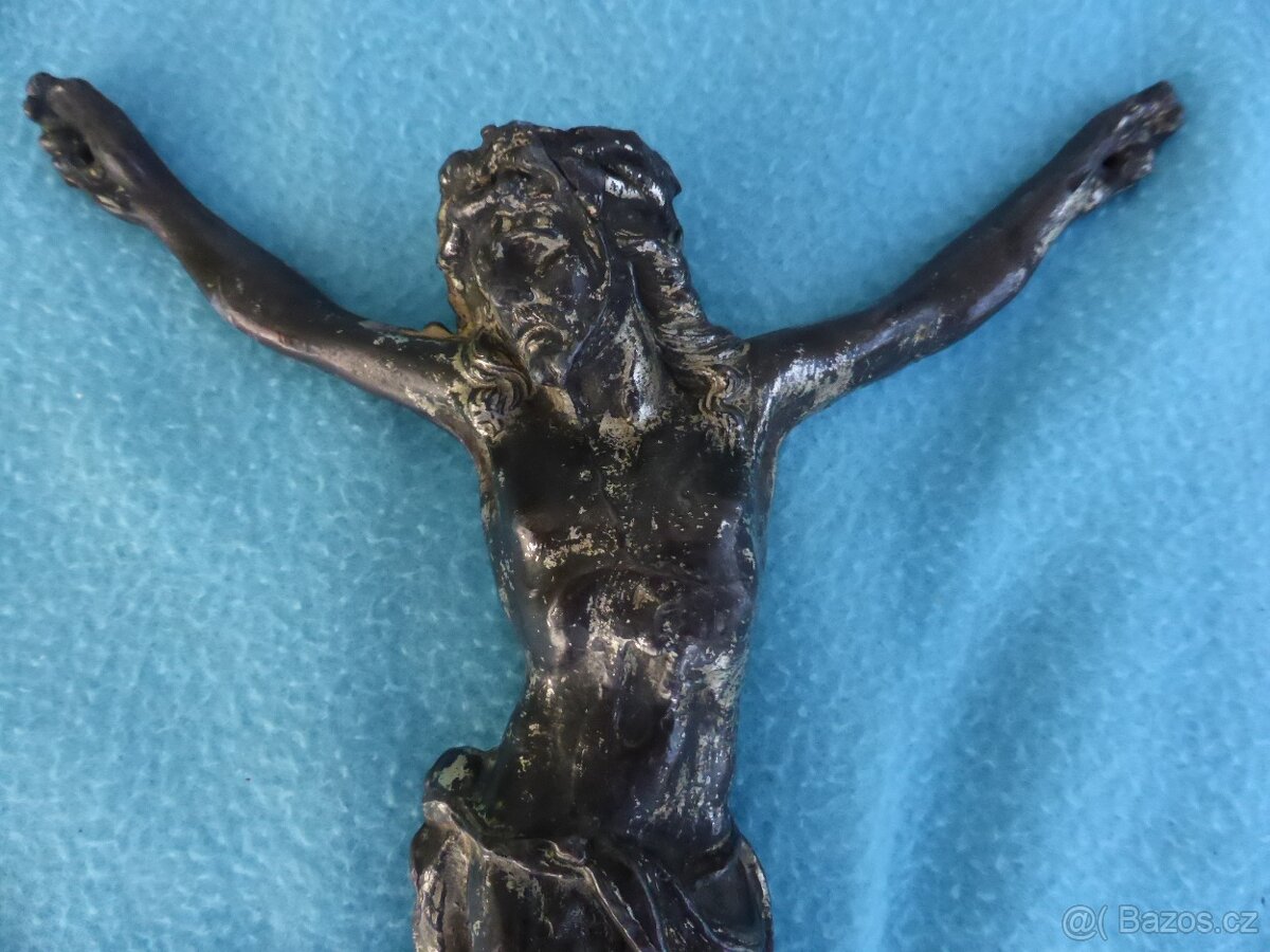 Ježíš na kříží - starý dřevěný křížek - litá soška - 5