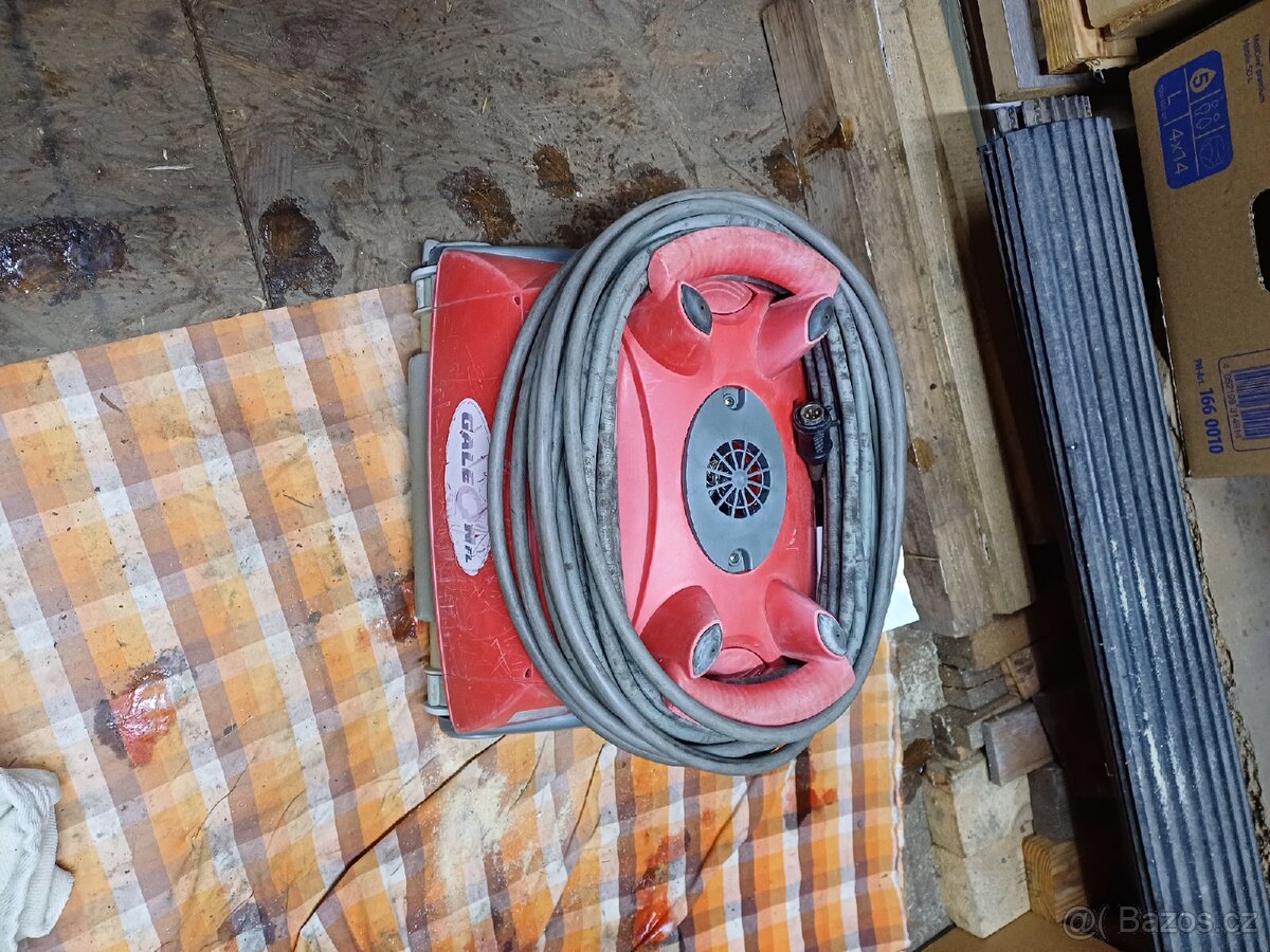 Bazénový vysavač Aguabot Galeon Fl - 5