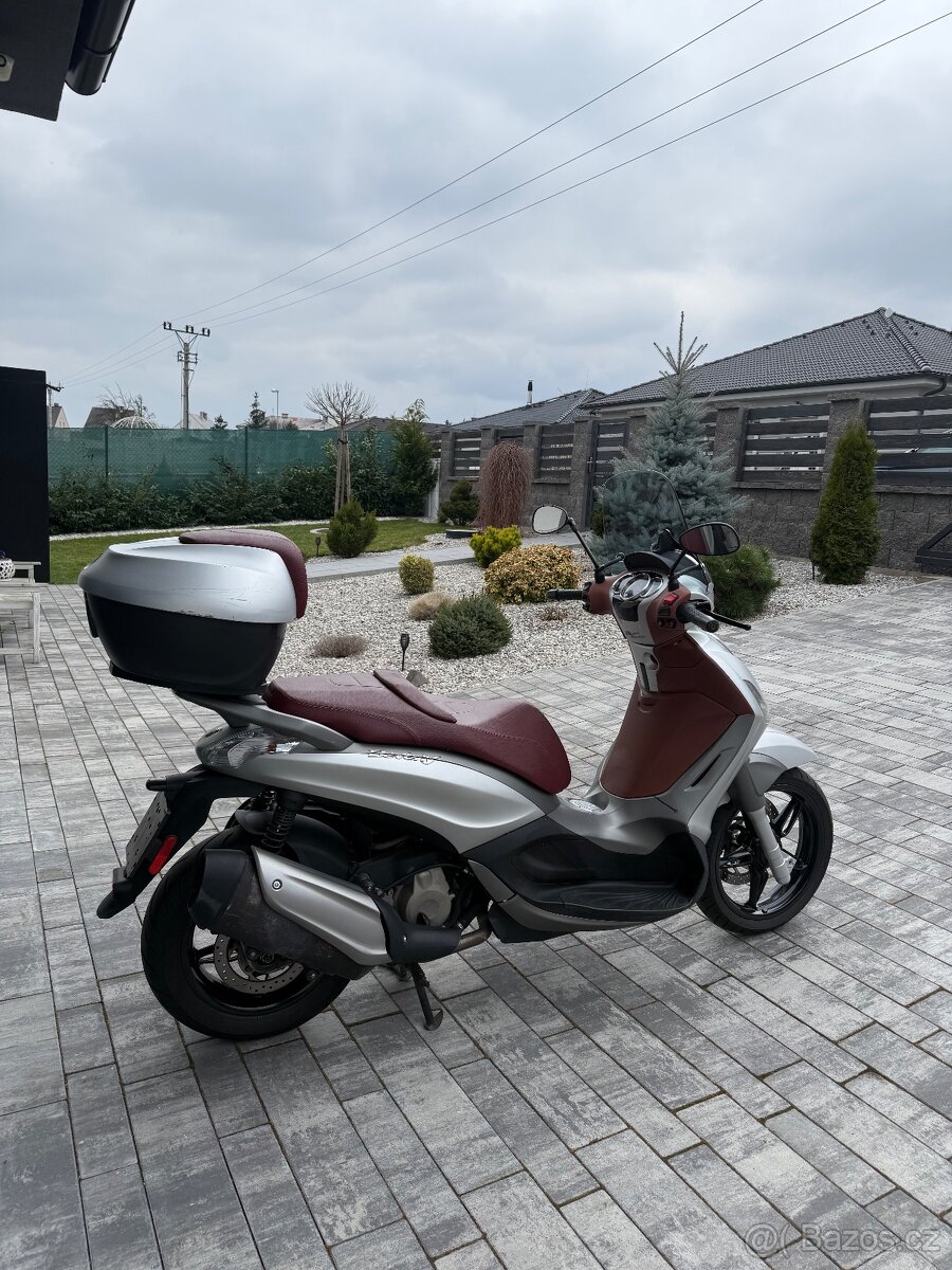 Piaggio beverly 350 Sport touring - 5