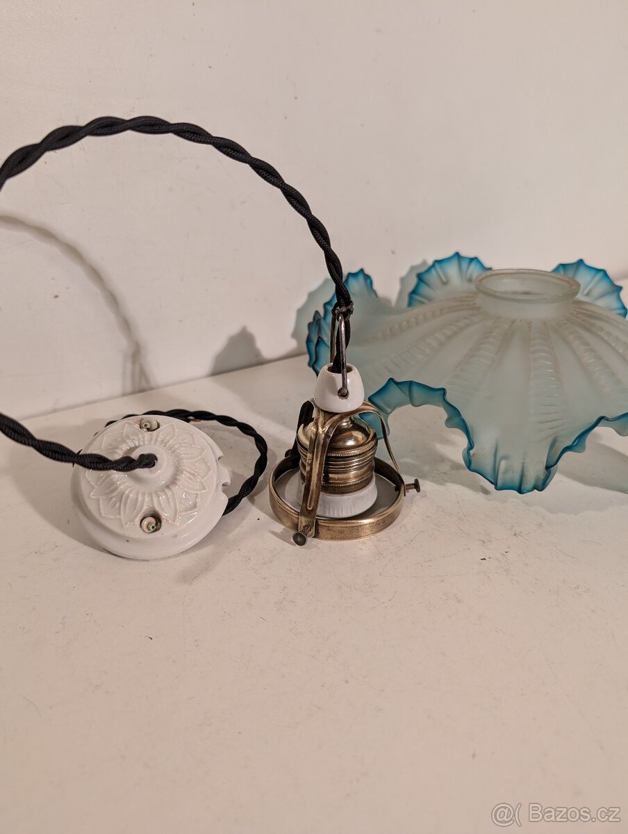 stará stahovačka, lustr, krajkové původní stínidlo - 5