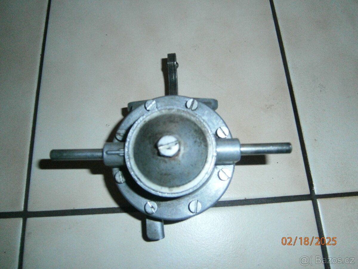 benzinové čerpadlo Š 100, 1000MB - 5