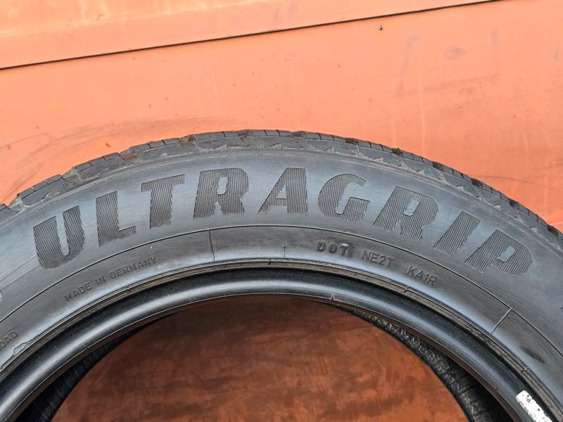 Zimní Goodyear 255/55/18 - 5