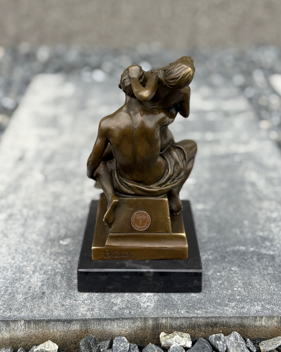 Erotická bronzová socha Obnažený milenecký pár smyslný dekor - 5