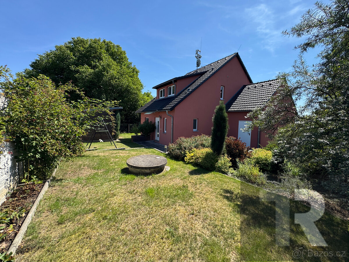 Prodej RD 5+1 s garáží a pozemkem o výměře 1050 m2 ve Vejprn - 5