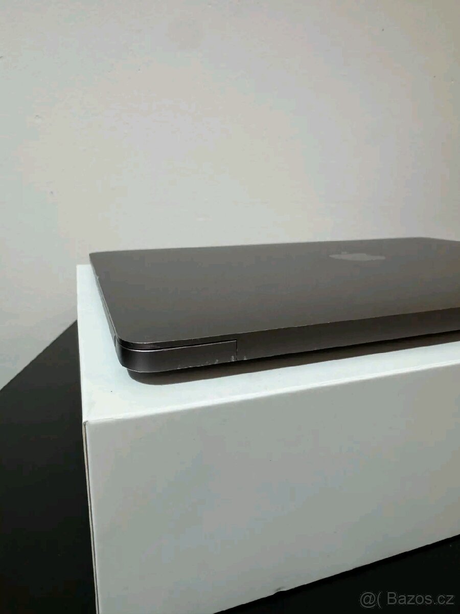 MacBook Air 2020 M1 v barvě Space Grey (A2337) - 5