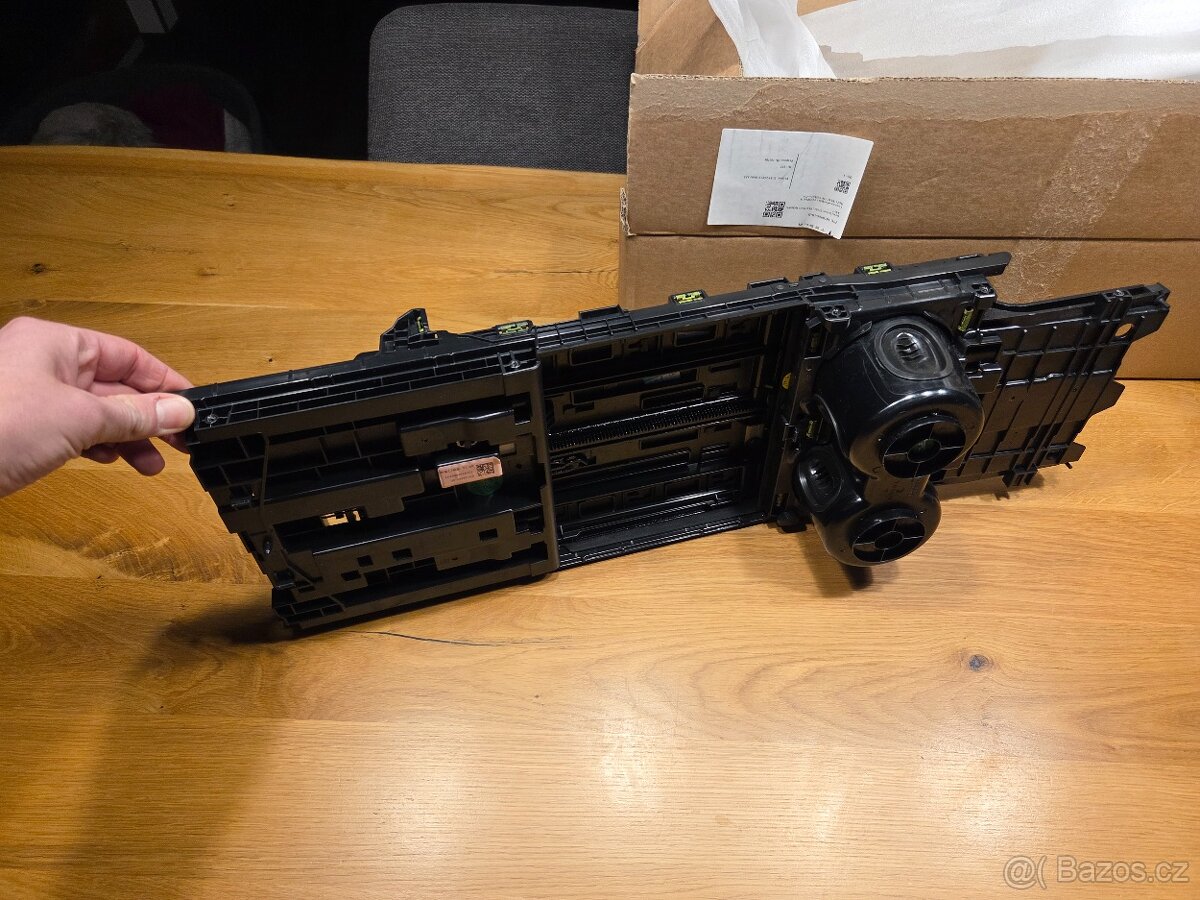 Středová konzole Tesla Model 3 - použitá - 5