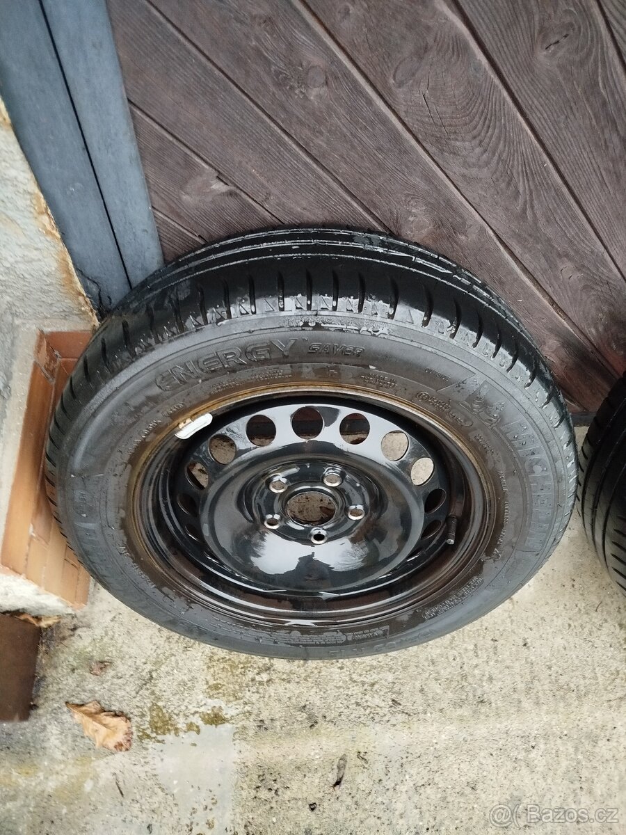 Plechové disky s letními pneu. 195/55/15 - 5