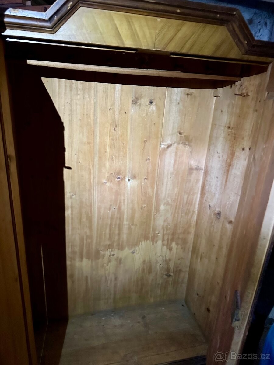 Starožitné skříně - 5