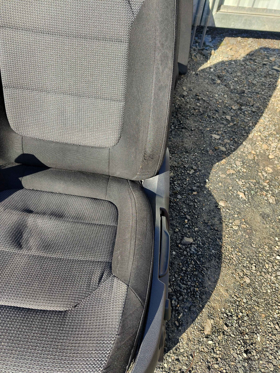 Sedačky Passat B7 - sedan - 5