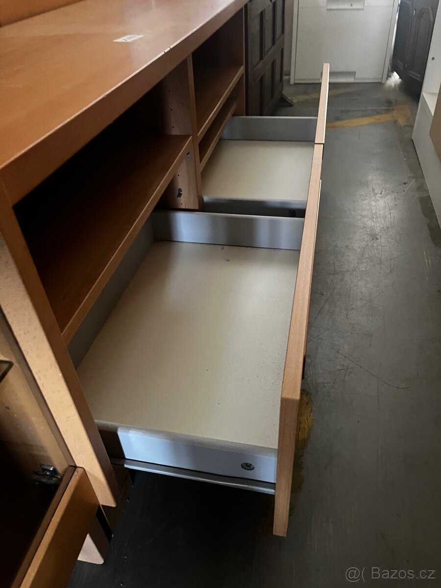 Televizní stolek - 5