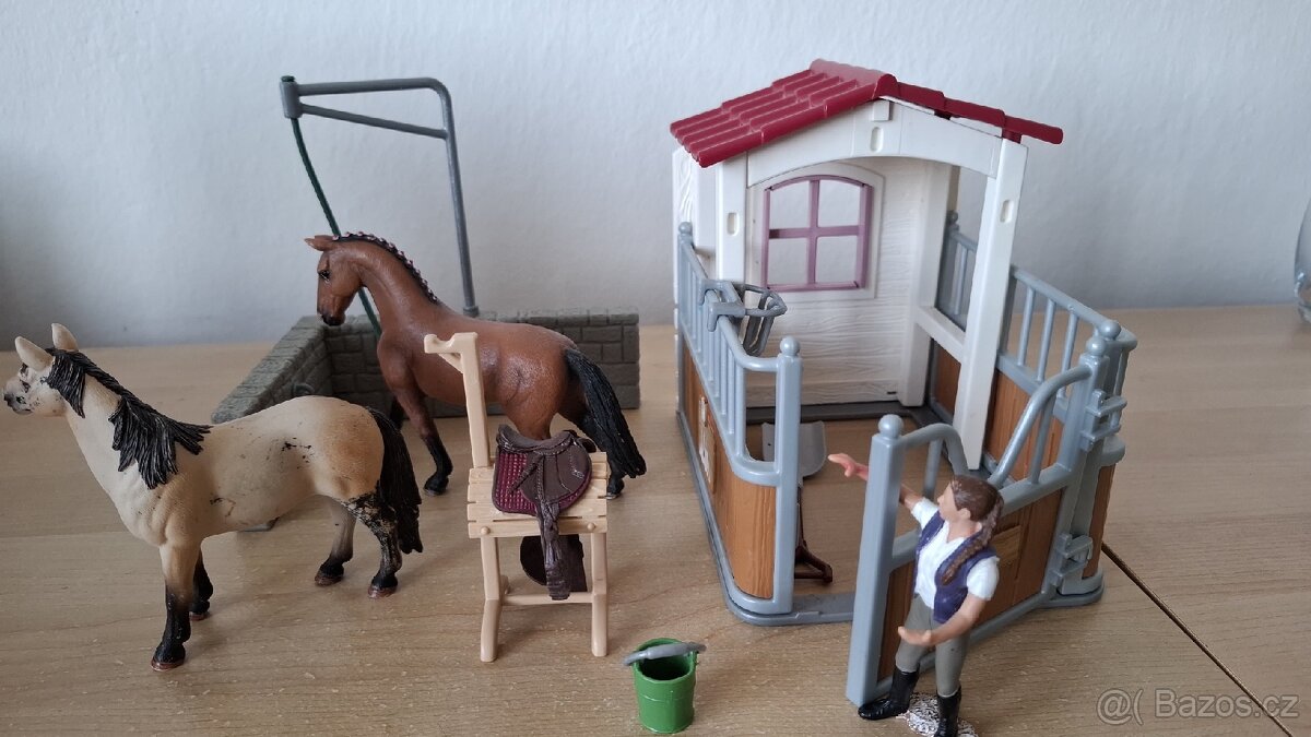 Schleich micí box a stak pro koniky - 5