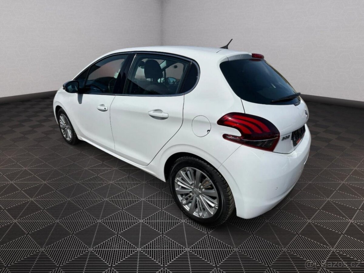Nabízím Peugeot 208 Style - 5