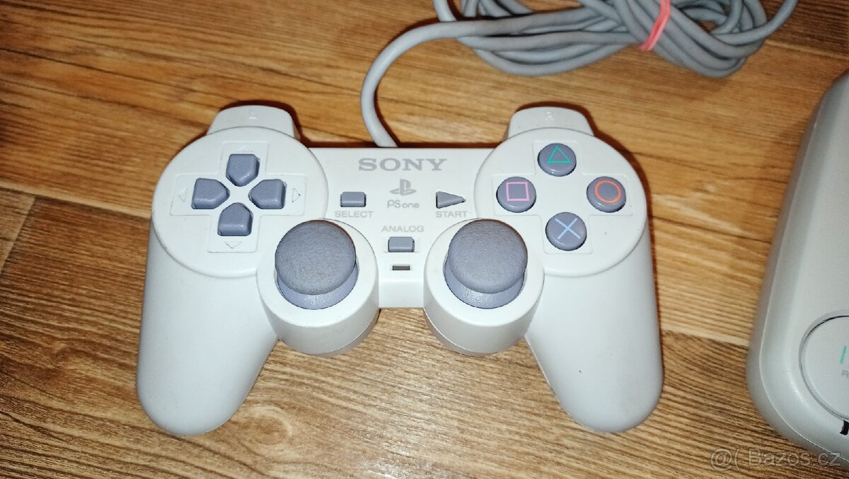 PlayStation One SCPH-102 - 5