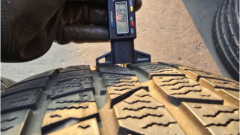 Zimní pneu 225/55/17 Continental - 5