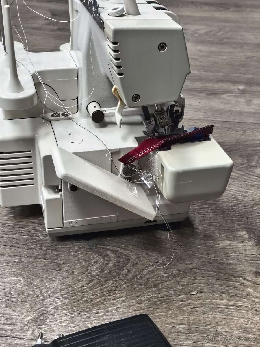 Šicí stroj overlock Singer 14 U134 - 5