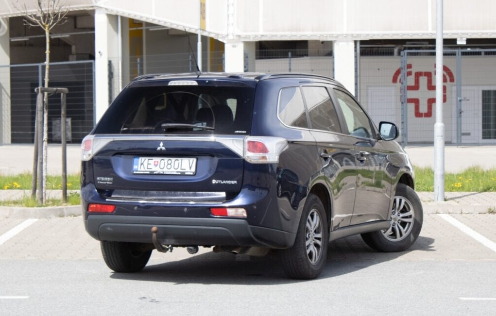 Mitsubishi Outlander z roku 2012 - 5