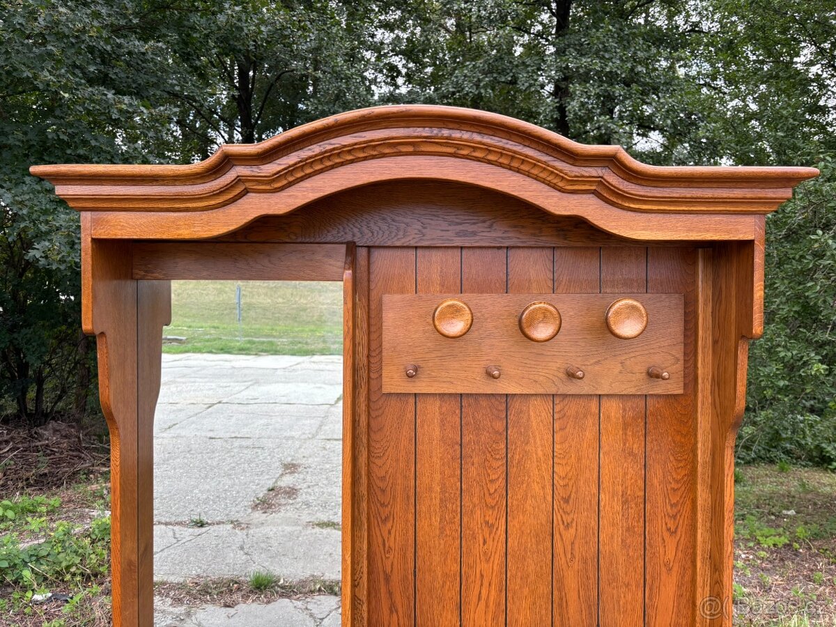 Masivní předsíňová stěna - 5