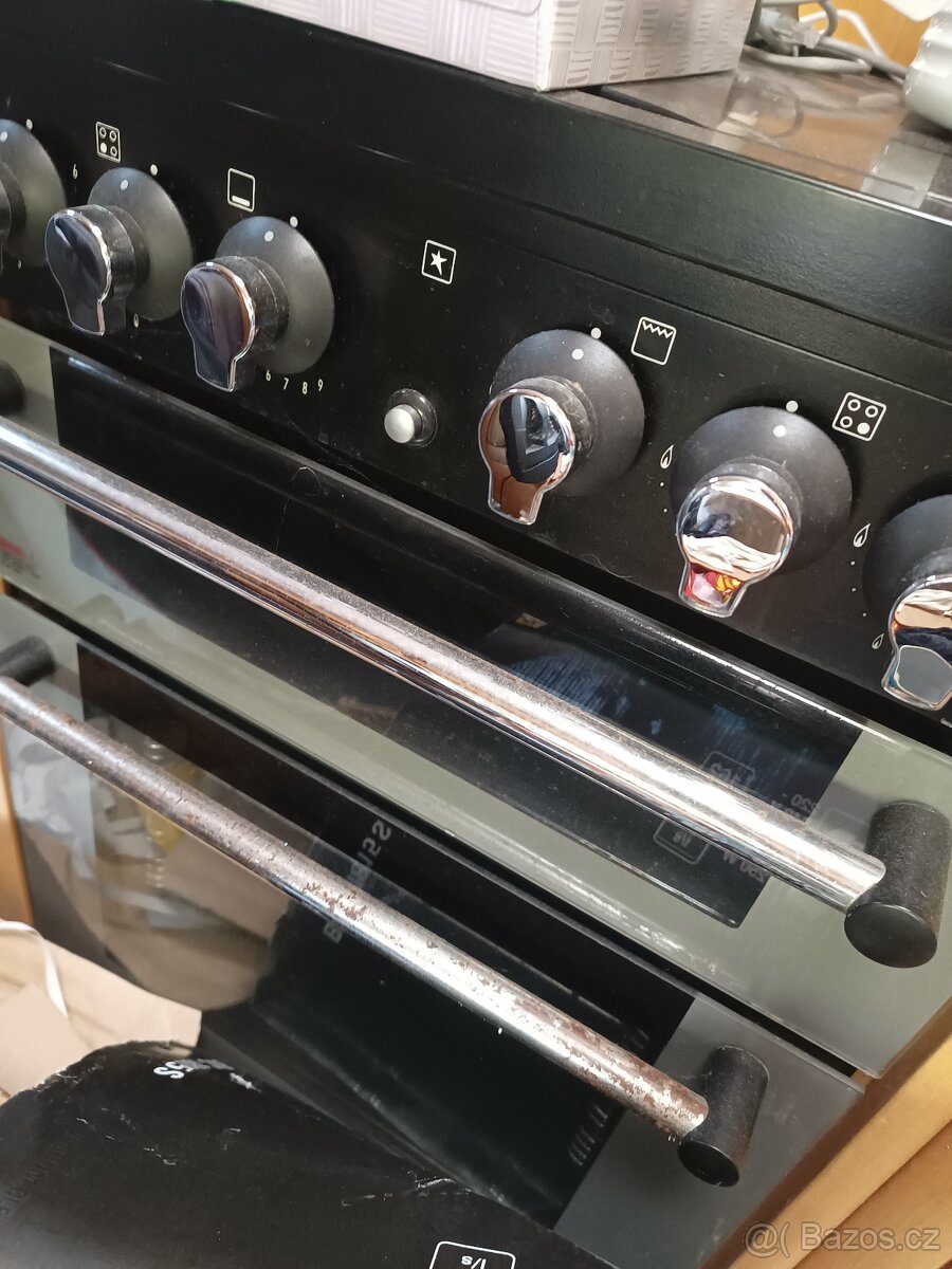 Prodám obytňák Aventura Swift 330, 2006,7místný - 5