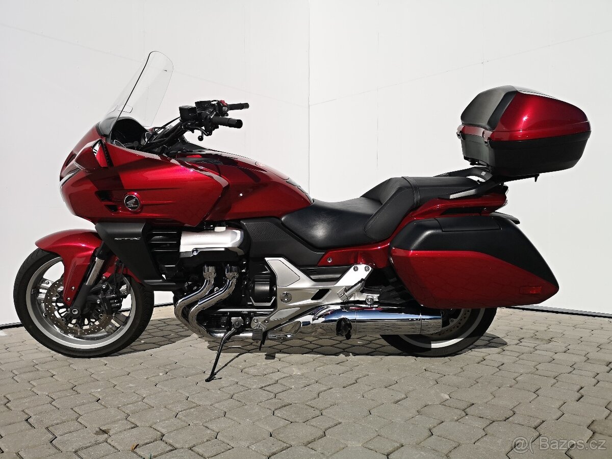Honda CTX 1300, r.v.2016, nové v ČR, najeto pouze 8.787 km - 5
