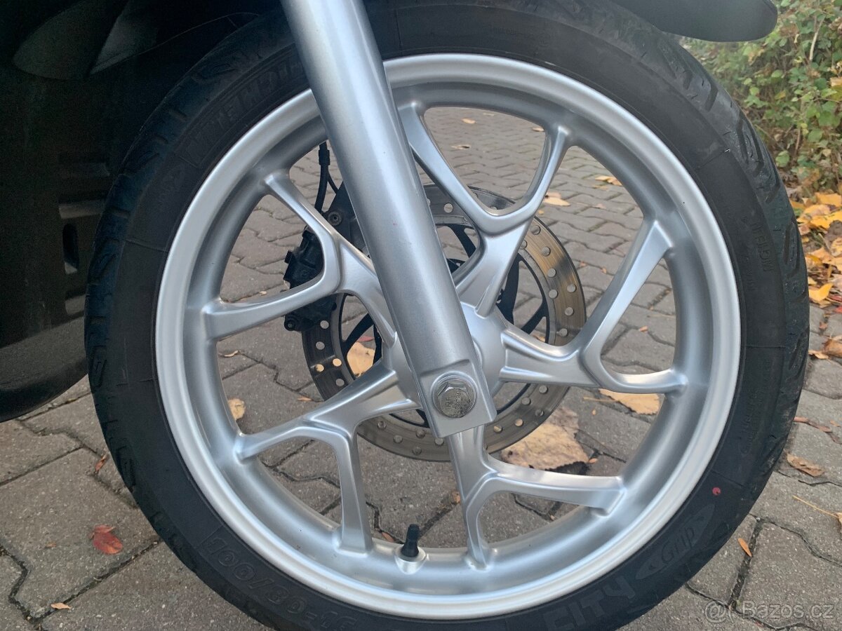 Piaggio Medley 125 - 5