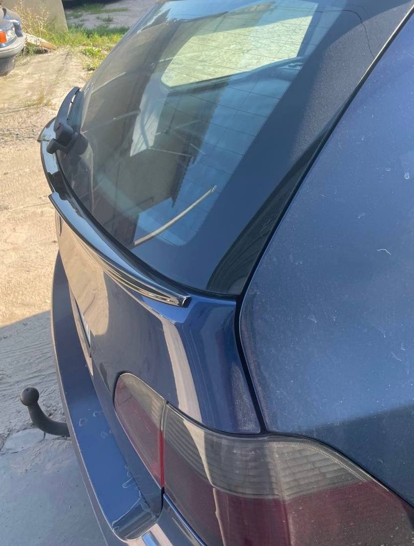 Zadní spoiler pro BMW E61 - 5