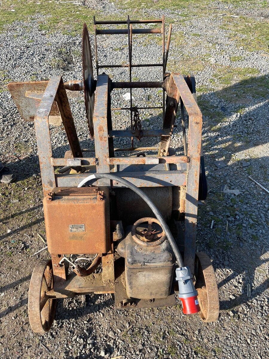 Cirkulárka s kolébkou a štípacím hrotem - 5