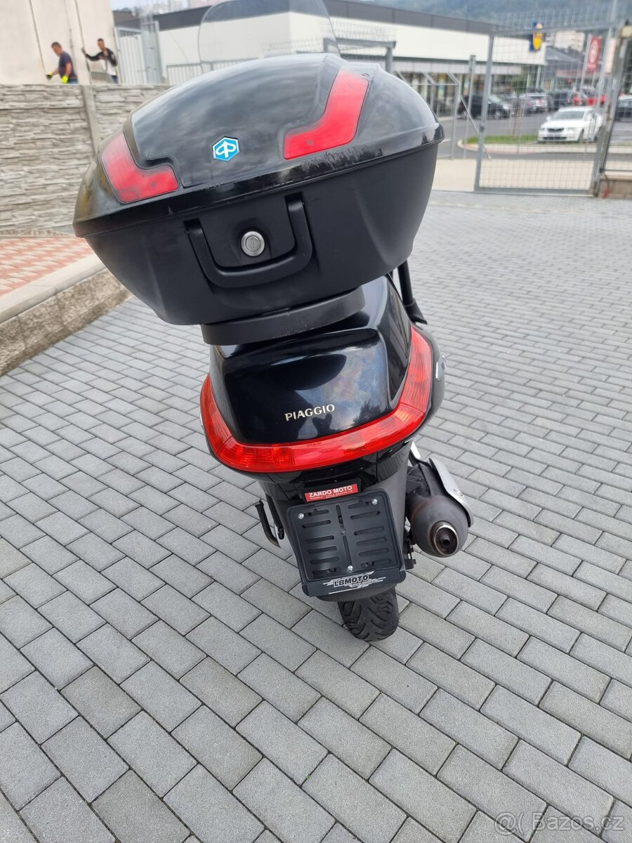 Piaggio X8 200 - 5