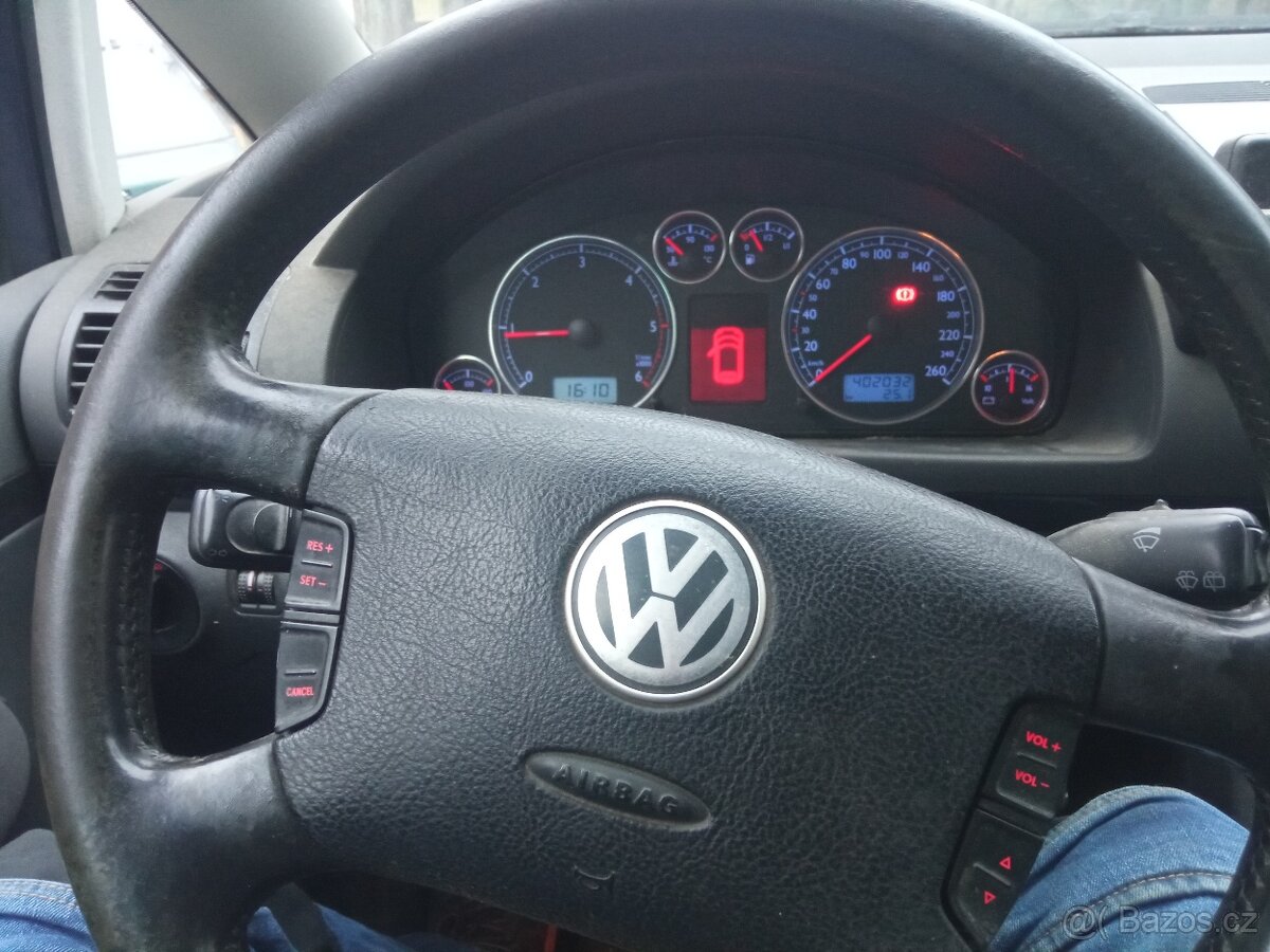 VW Sharan nárazník, světla, kapota, sedačky