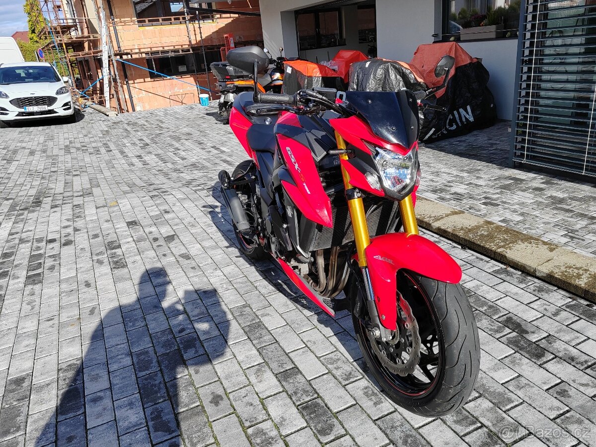 Suzuki gsxs 750 - 5