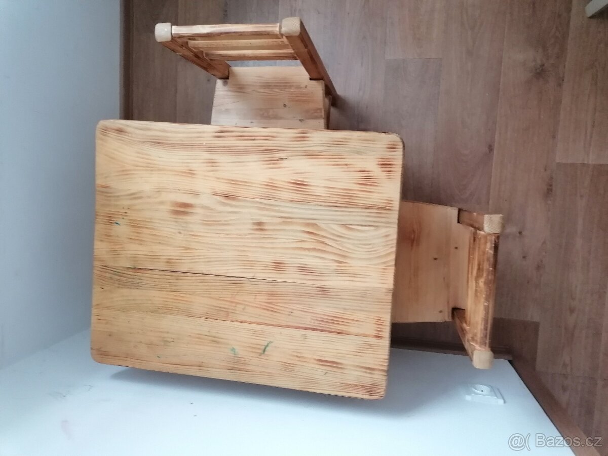 Dřevěný stůl a 2 židle - 5