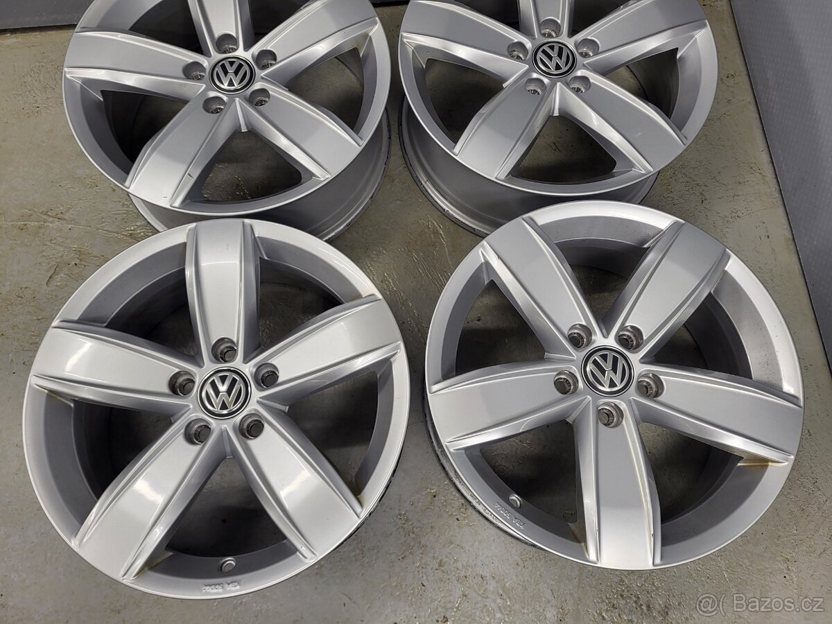 Originál 17" VW Corvara 5x112 Passat B8 - 5