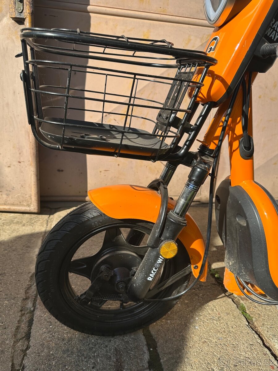 Elektroskůtr Cobra - 5