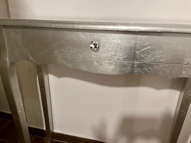 Stříbrný konzolový stolek - 5