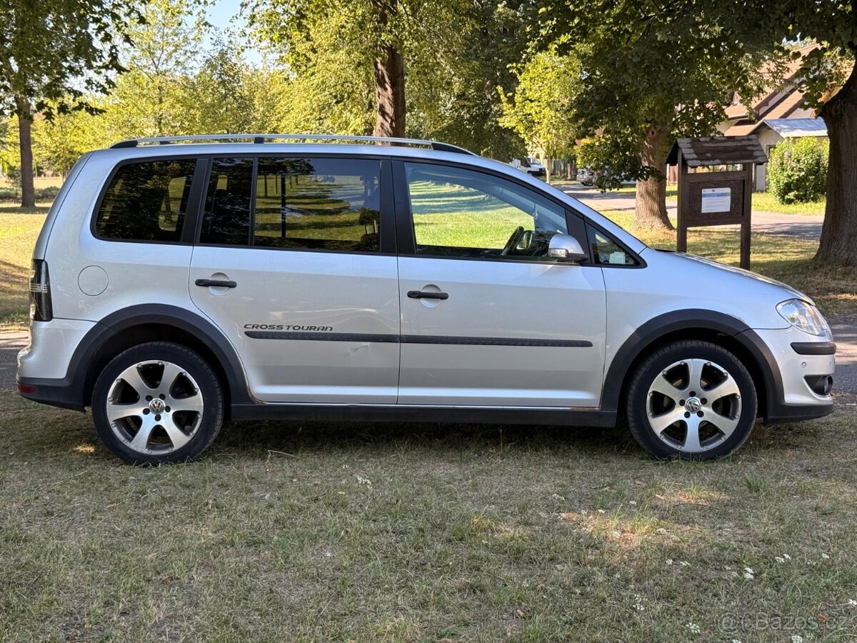 VOLKSWAGEN TOURAN Cross 2.0TDi - 5