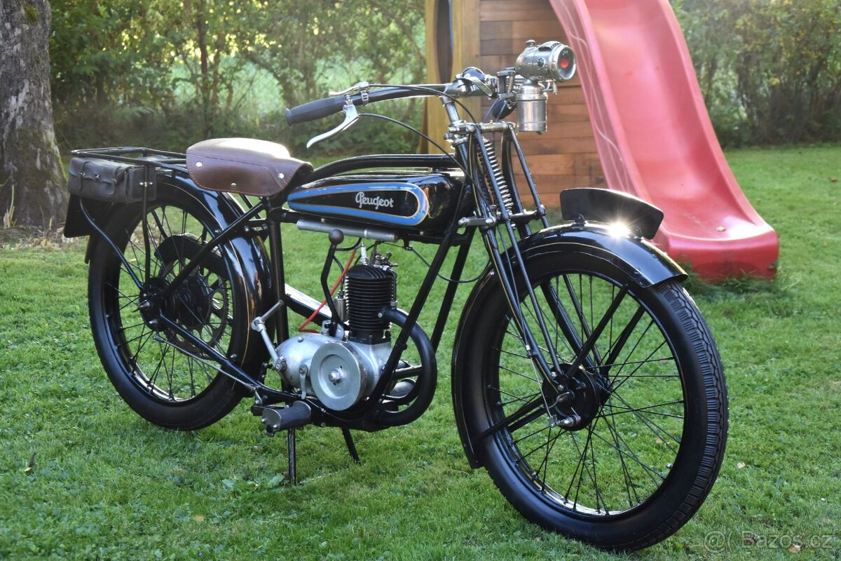 Sto let starý podrámový Peugeot - 5