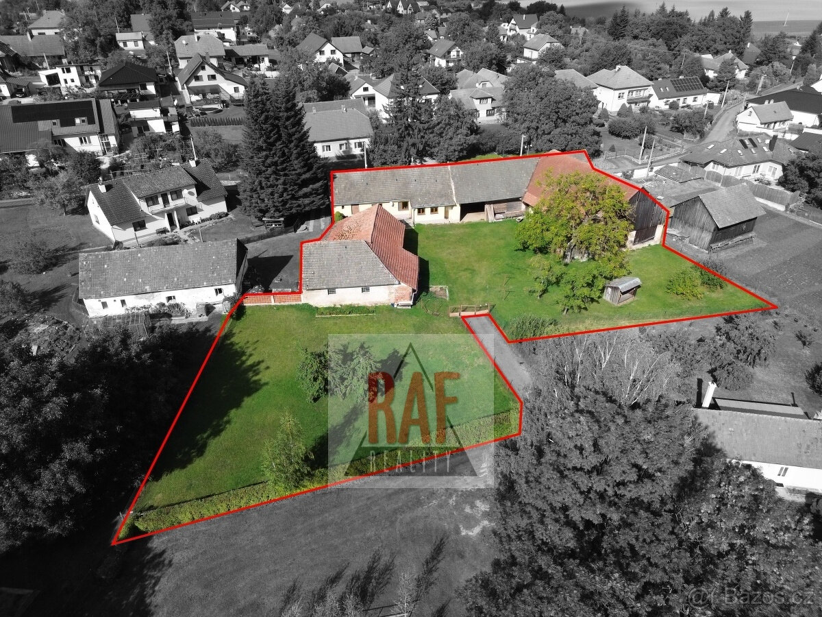 Prodej - zemědělská usedlost, stodoly, pozemky - Moravec - 5