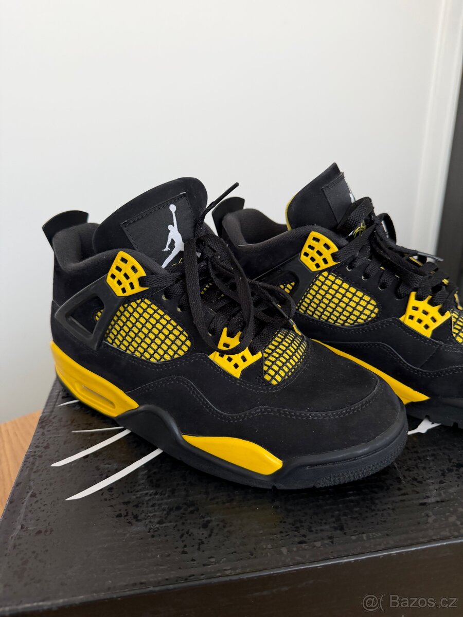 Nike AIR JORDAN 4 RETRO Thunder - 5