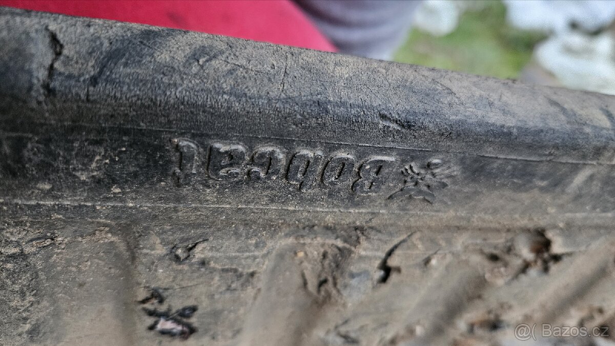 2x pás na bagr 300x52.5x84 - 5