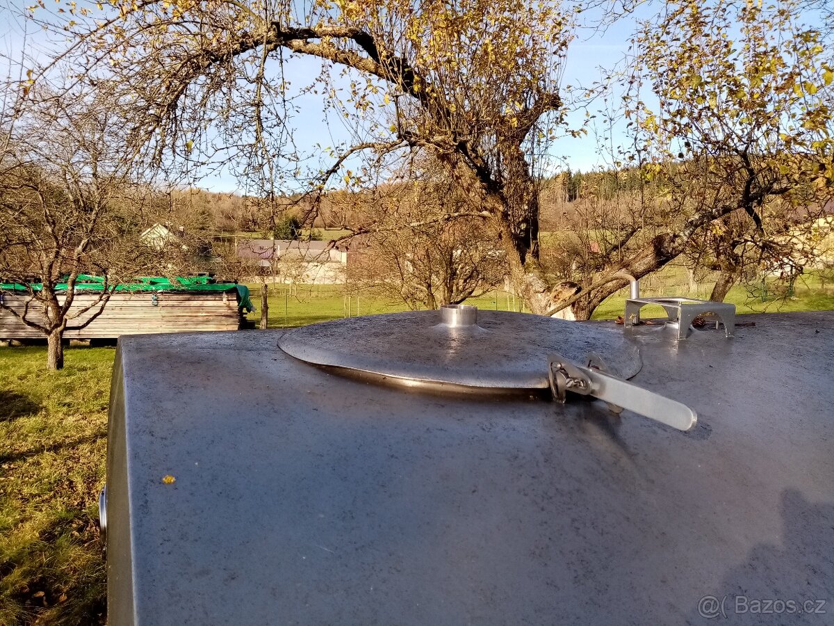 Dvouplášťová nerezová nádrž 2 000 litrů - 5