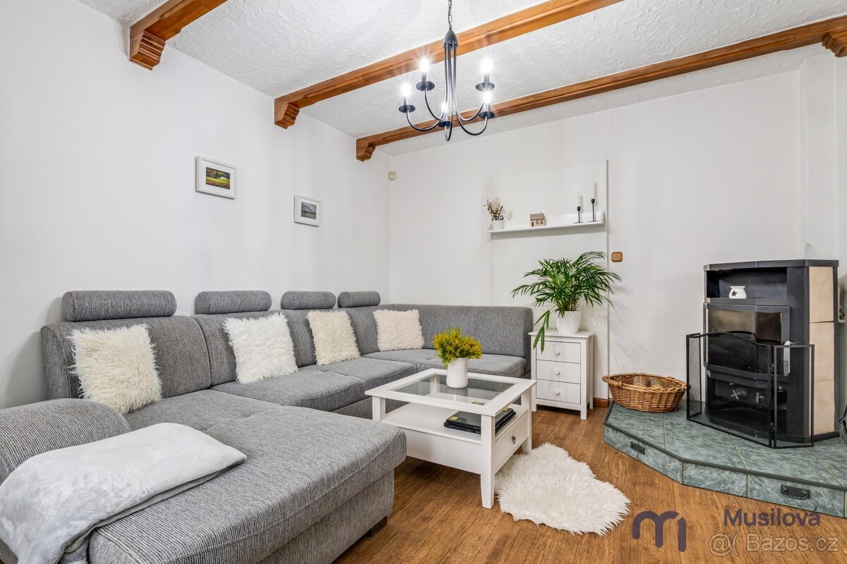 Prodej rodinného domu 126 m2 a zahradou 1344 m2 - 5