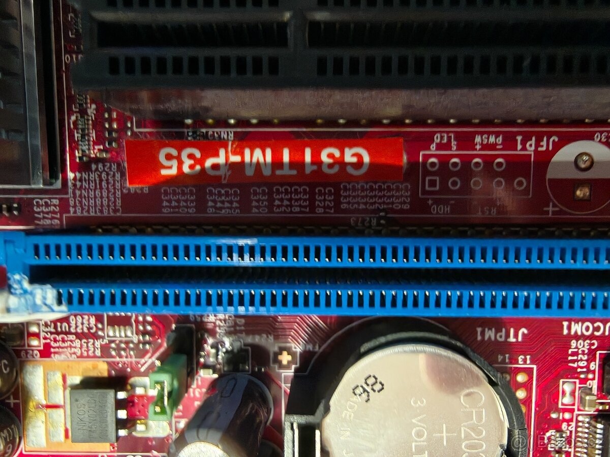 MSI G31TM-P35 + Intel Pentium E5200 + 2x2GB DDR2 - 5