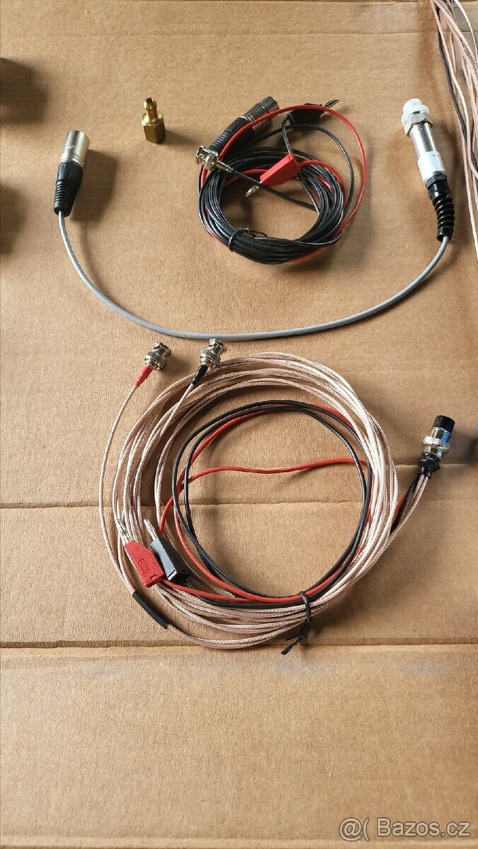 osmikanálový osciloskop s příslušenstvím - 5