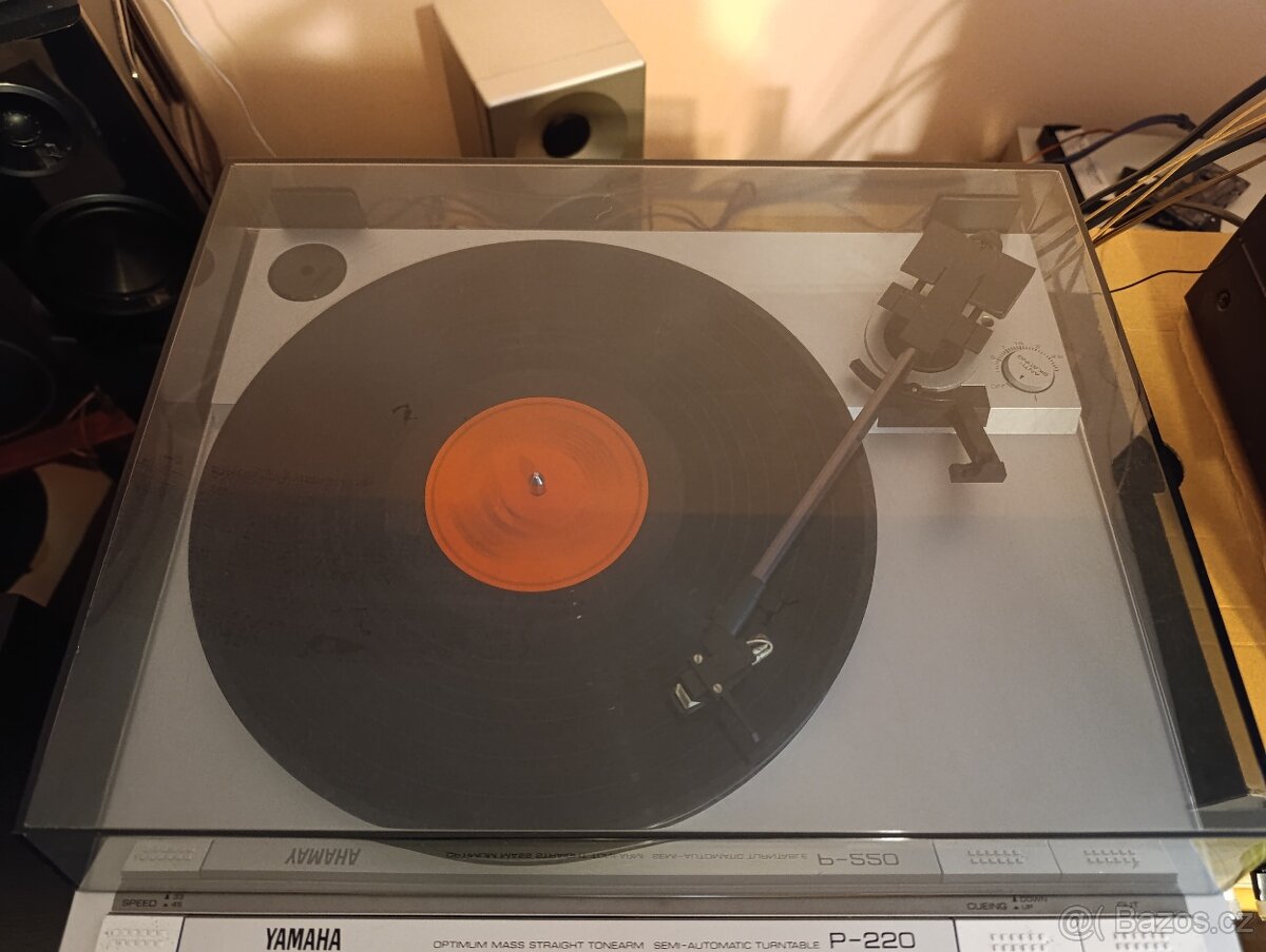 Gramofon Yamaha P-220 - 5