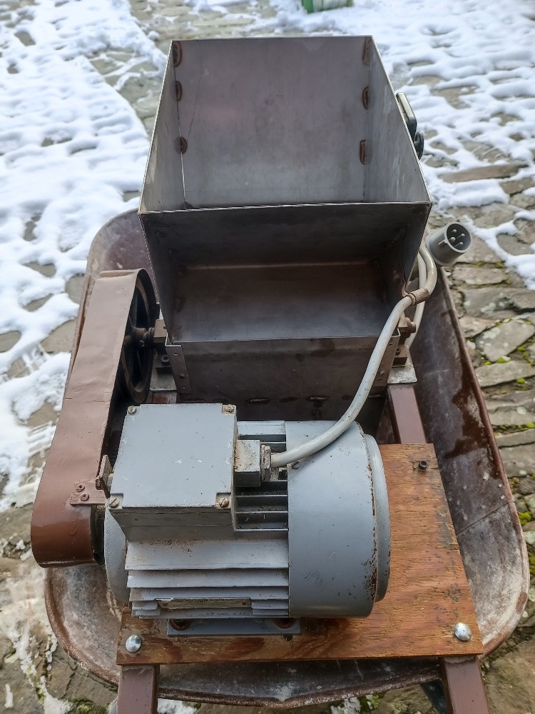 ŘEZAČKA NA OVOCE - 5