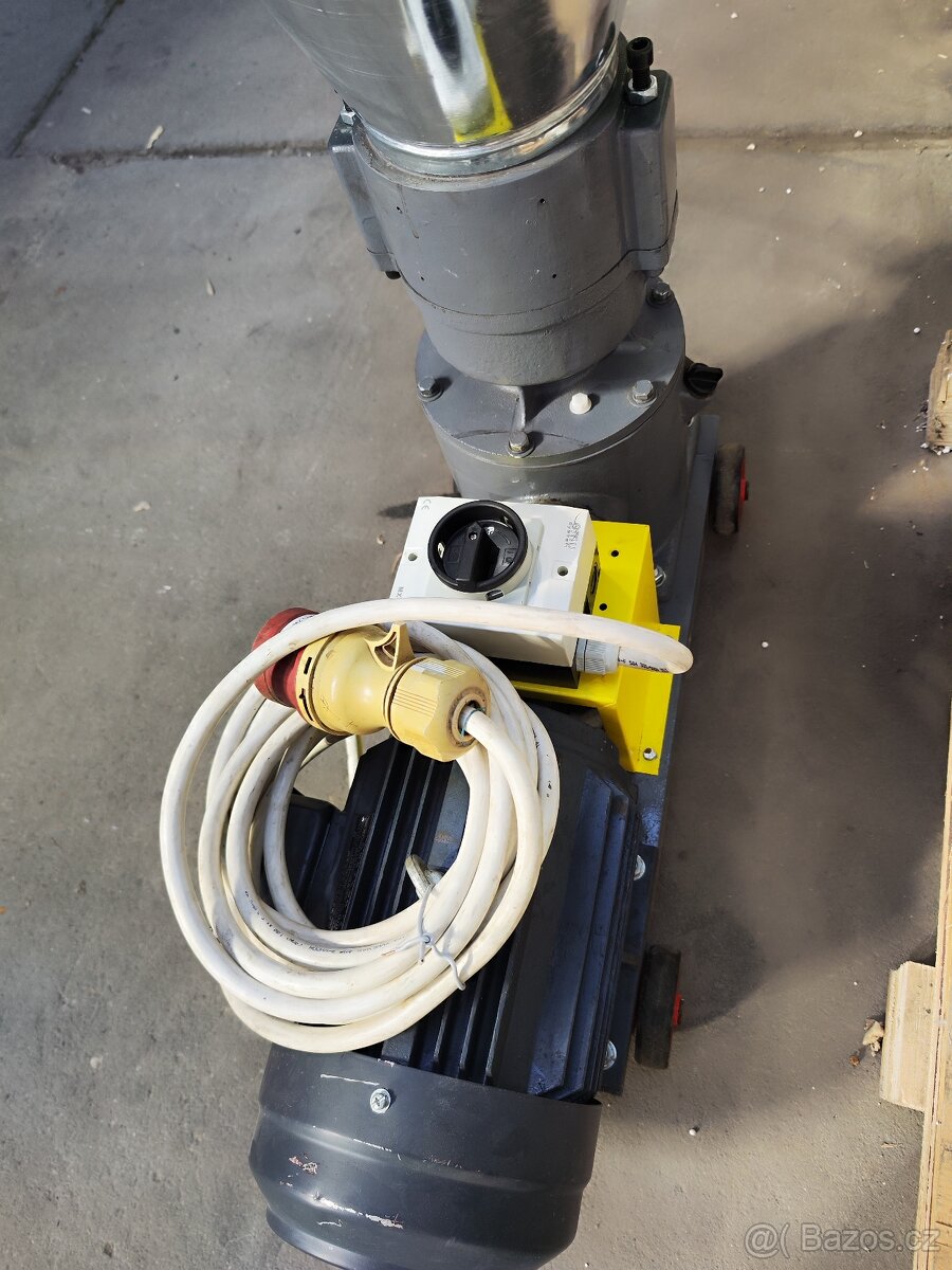 Peletovací lis, peletovač PL150 s motorem 4 kW, zánovní - 5