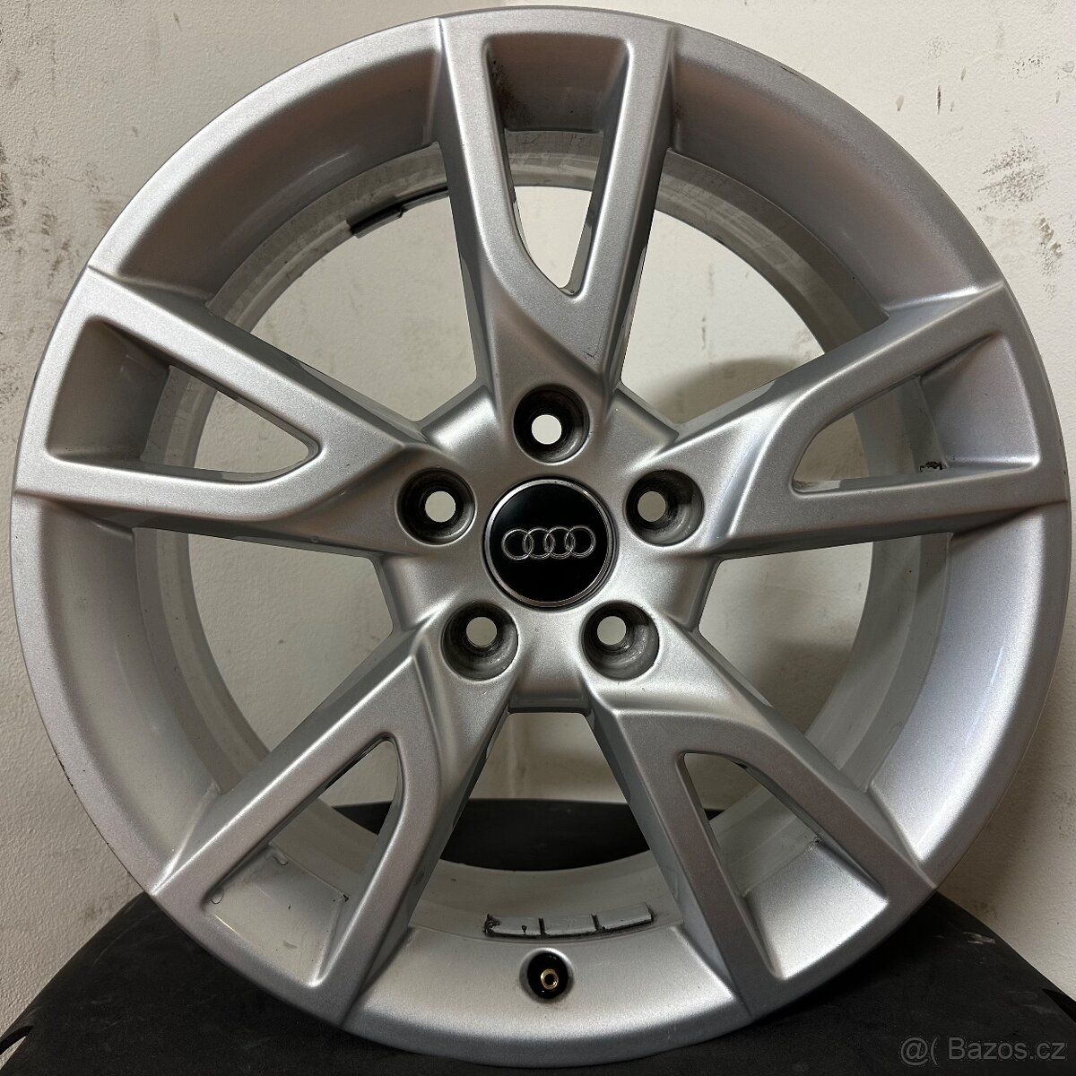 AUDI Q3 / VW TIGUAN 5x113 R17 ET33 (6,5Jx17) 57,1m - 5